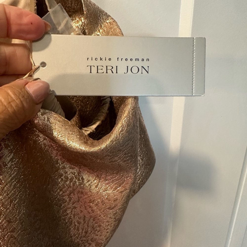 🥂🍾🎊 Teri Jon Gold/bronze metallic Dress - Picture 9 of 13
